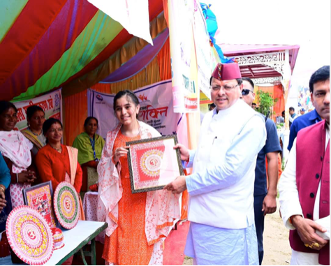 मुख्यमंत्री ने रक्षाबंधन के अवसर पर देवीधुरा स्थित मां वाराही धाम में लगने वाले विश्व प्रसिद्ध बग्वाल मेले में किया प्रतिभाग।